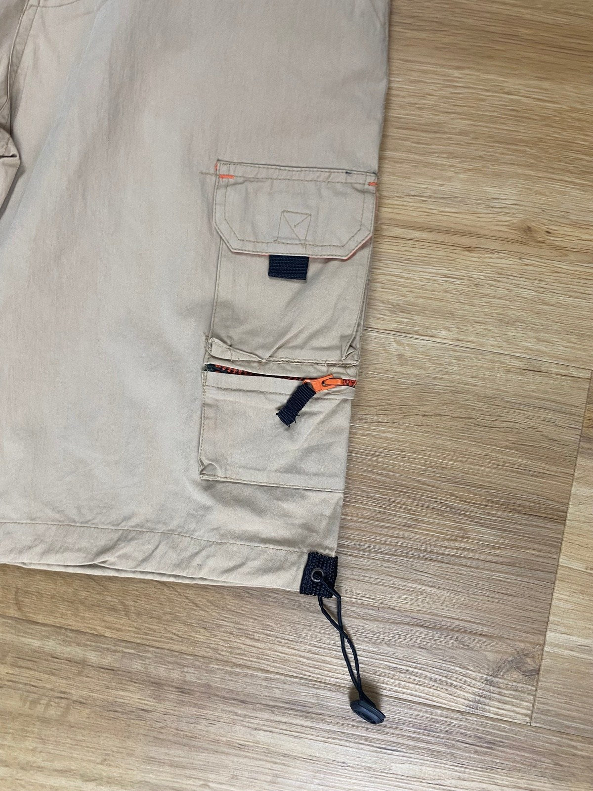 Abercrombie and Fitch Cargo Shorts Beige S - Kurze sommerliche Hose für Herren Vintage Klamotten, Secondhand Klamotten, Retro Mode, Nachhaltige Mode, Einzigartige Stücke, Zeitlose Mode, Umweltfreundliche Kleidung, Stilvolle Secondhand Mode, Hochwertige Vintage Kleidung