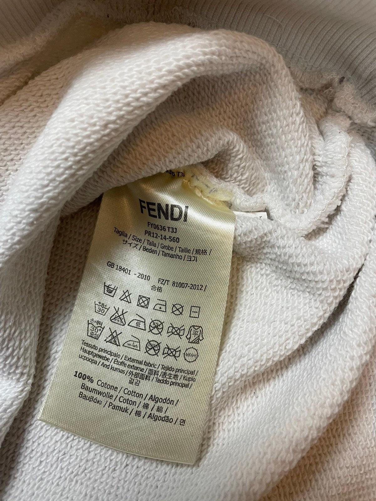 Fendi Hoodie Weiß/Blau S - Stylischer Herren Pullover Vintage Klamotten, Secondhand Klamotten, Retro Mode, Nachhaltige Mode, Einzigartige Stücke, Zeitlose Mode, Umweltfreundliche Kleidung, Stilvolle Secondhand Mode, Hochwertige Vintage Kleidung