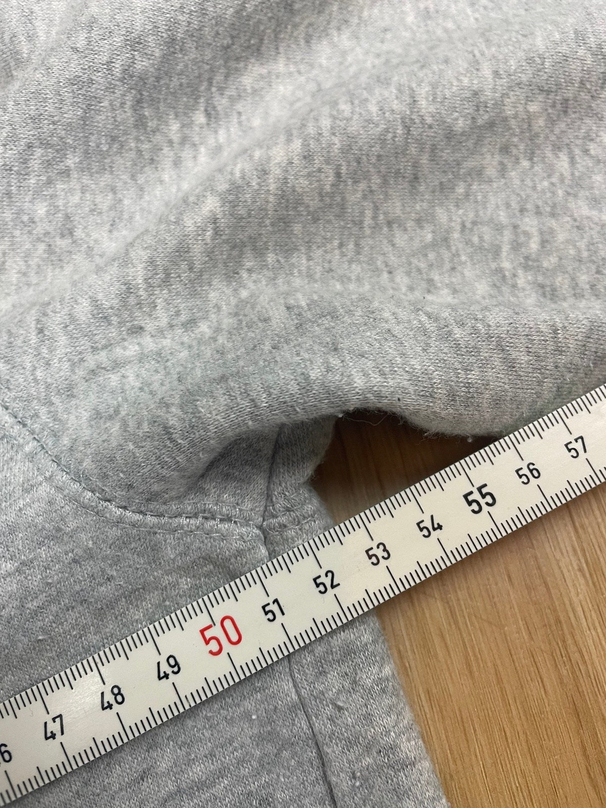 GAP Hoodie Grau M - Basic Lockerer Damen Pullover Vintage Klamotten, Secondhand Klamotten, Retro Mode, Nachhaltige Mode, Einzigartige Stücke, Zeitlose Mode, Umweltfreundliche Kleidung, Stilvolle Secondhand Mode, Hochwertige Vintage Kleidung