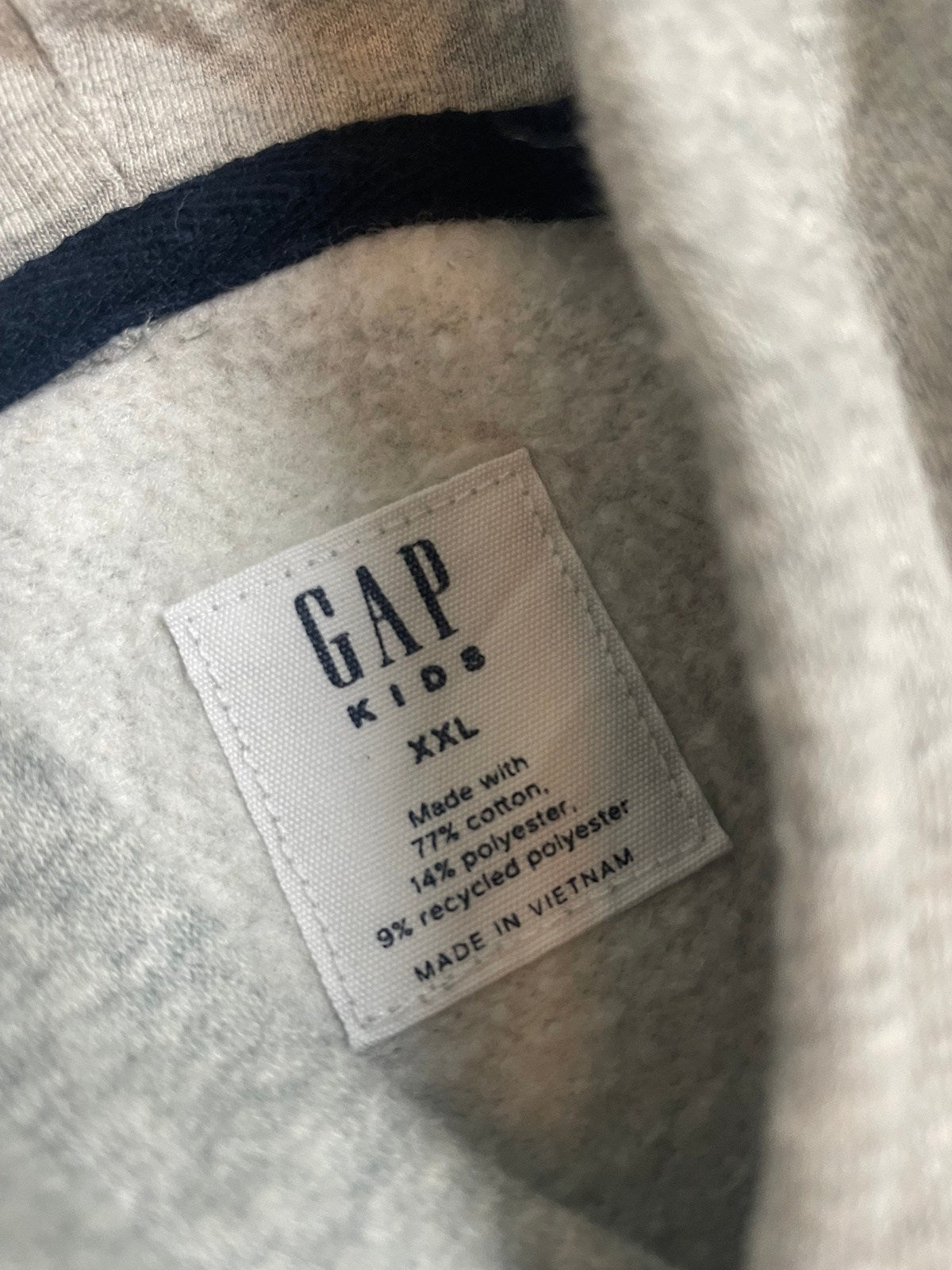 GAP Hoodie Grau M - Basic Lockerer Damen Pullover Vintage Klamotten, Secondhand Klamotten, Retro Mode, Nachhaltige Mode, Einzigartige Stücke, Zeitlose Mode, Umweltfreundliche Kleidung, Stilvolle Secondhand Mode, Hochwertige Vintage Kleidung