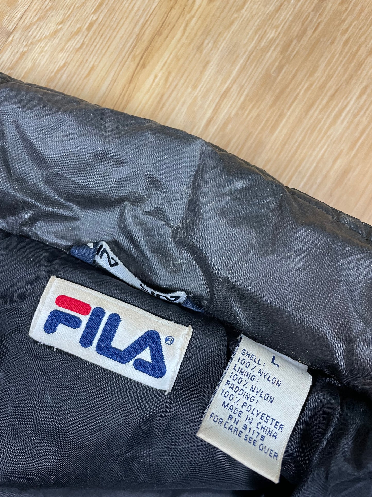 Vintage FILA Puffer Jacket Schwarz L - Basic Herren Jacke