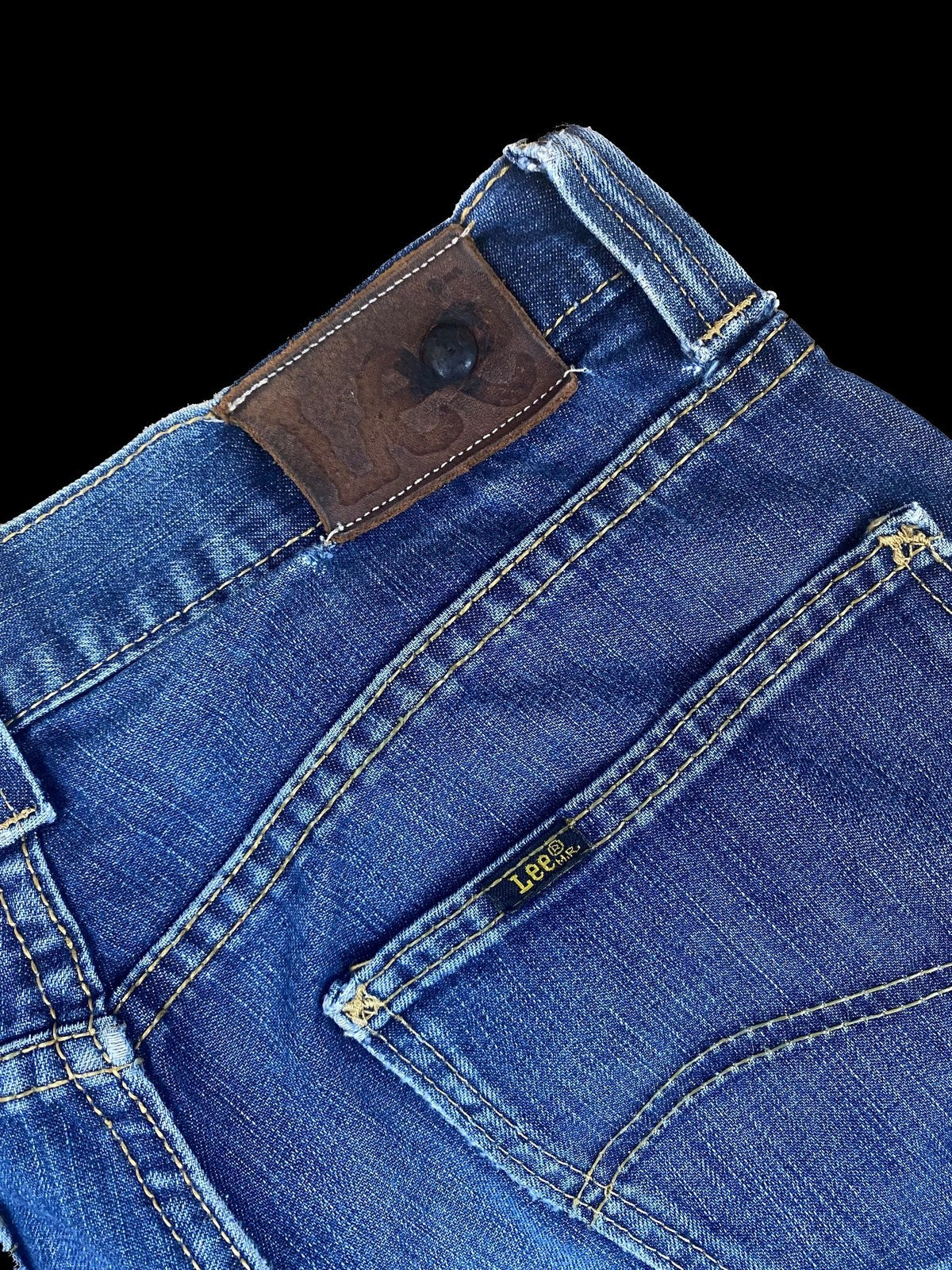 Lee Jeans Schlaghose 30-33 Dunkelblau L - Schicke Schlichte Damen Hose Vintage Klamotten, Secondhand Klamotten, Retro Mode, Nachhaltige Mode, Einzigartige Stücke, Zeitlose Mode, Umweltfreundliche Kleidung, Stilvolle Secondhand Mode, Hochwertige Vintage Kleidung