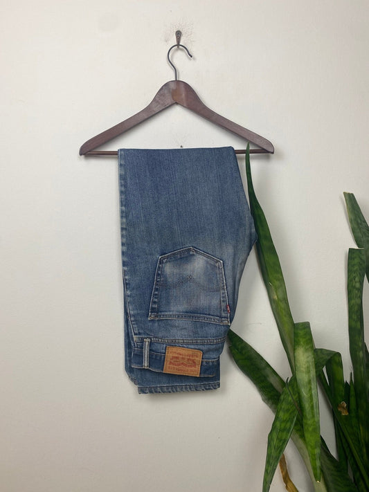 Levi's Jeans 511 Blau W32 L34 - Klassische und Bequeme Jeans Vintage Klamotten, Secondhand Klamotten, Retro Mode, Nachhaltige Mode, Einzigartige Stücke, Zeitlose Mode, Umweltfreundliche Kleidung, Stilvolle Secondhand Mode, Hochwertige Vintage Kleidung