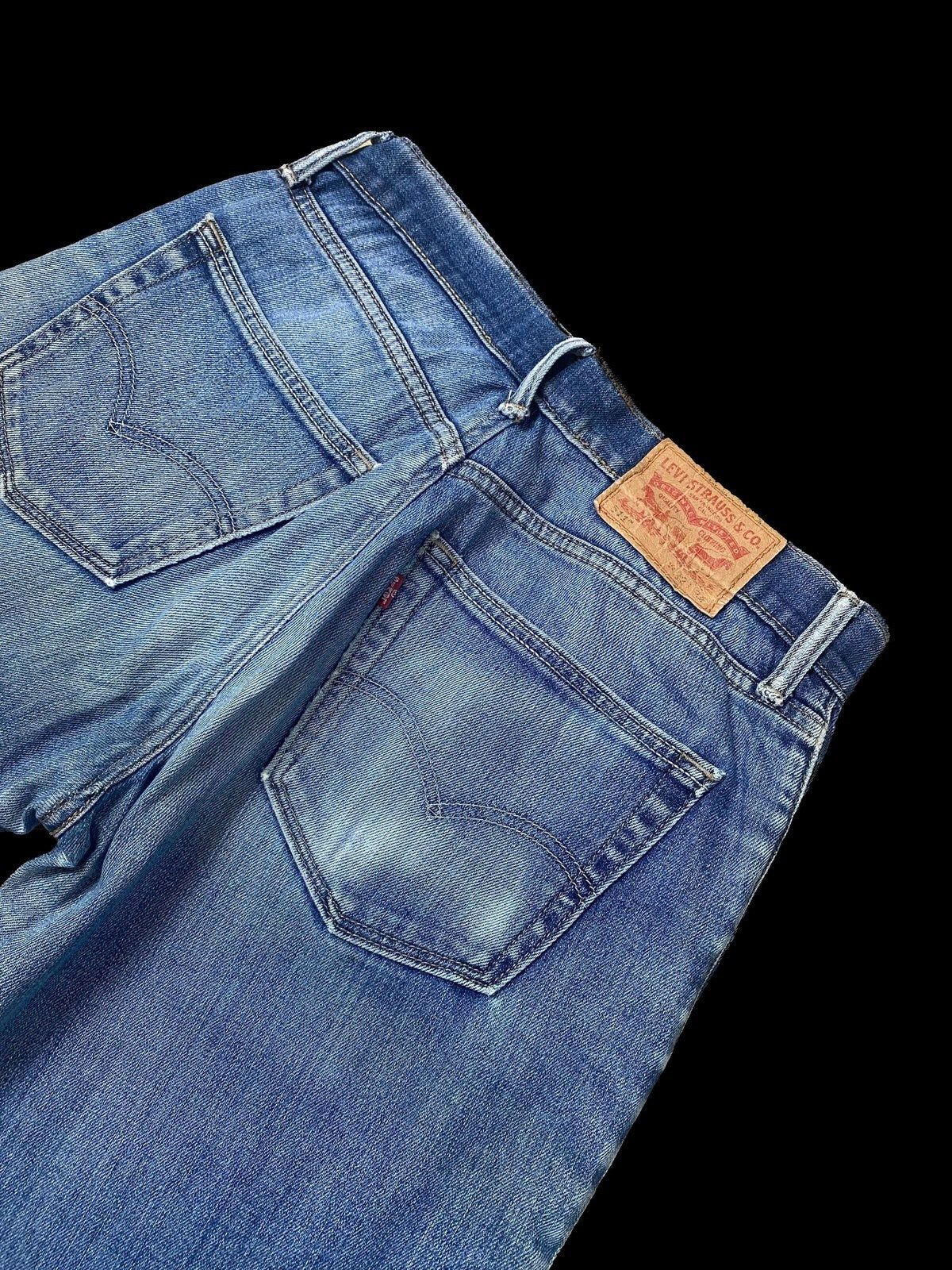 Levi's Jeans 511 Blau W32 L34 - Klassische und Bequeme Jeans Vintage Klamotten, Secondhand Klamotten, Retro Mode, Nachhaltige Mode, Einzigartige Stücke, Zeitlose Mode, Umweltfreundliche Kleidung, Stilvolle Secondhand Mode, Hochwertige Vintage Kleidung