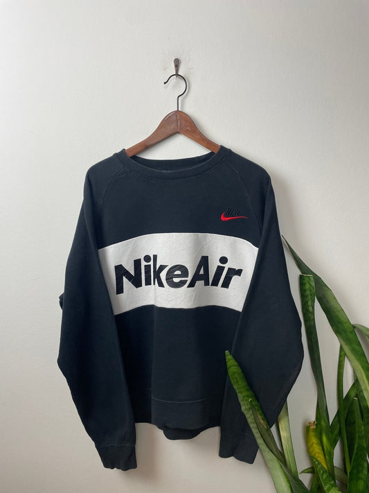 Nike Air Sweater Schwarz/Weiß XL - Sportlicher und Schlichter Herren Pullover Vintage Klamotten, Secondhand Klamotten, Retro Mode, Nachhaltige Mode, Einzigartige Stücke, Zeitlose Mode, Umweltfreundliche Kleidung, Stilvolle Secondhand Mode, Hochwertige Vintage Kleidung