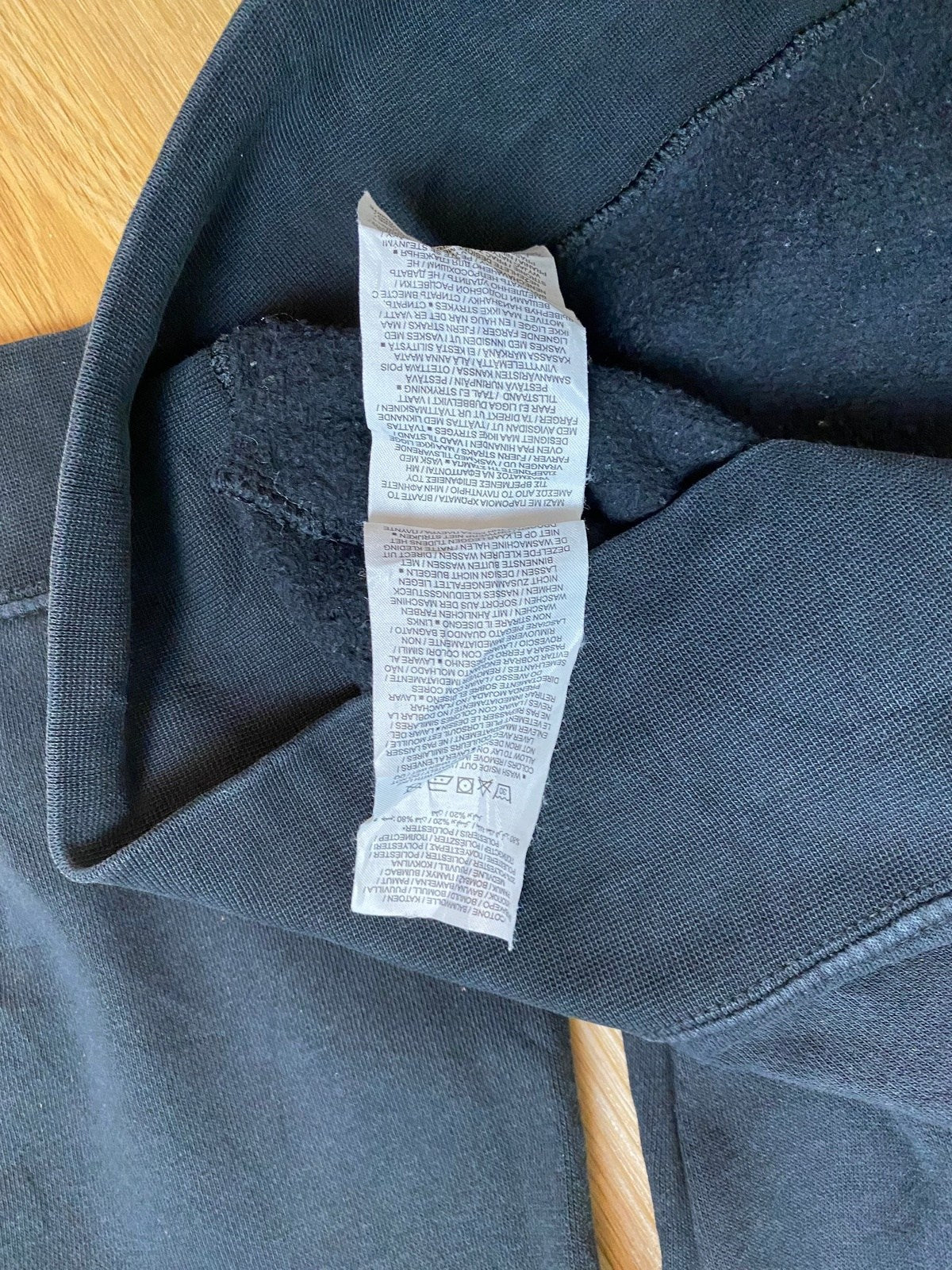 Nike Basic Hoodie Schwarz XXL - Schlichter und Bequemer Herren Pullover Vintage Klamotten, Secondhand Klamotten, Retro Mode, Nachhaltige Mode, Einzigartige Stücke, Zeitlose Mode, Umweltfreundliche Kleidung, Stilvolle Secondhand Mode, Hochwertige Vintage Kleidung