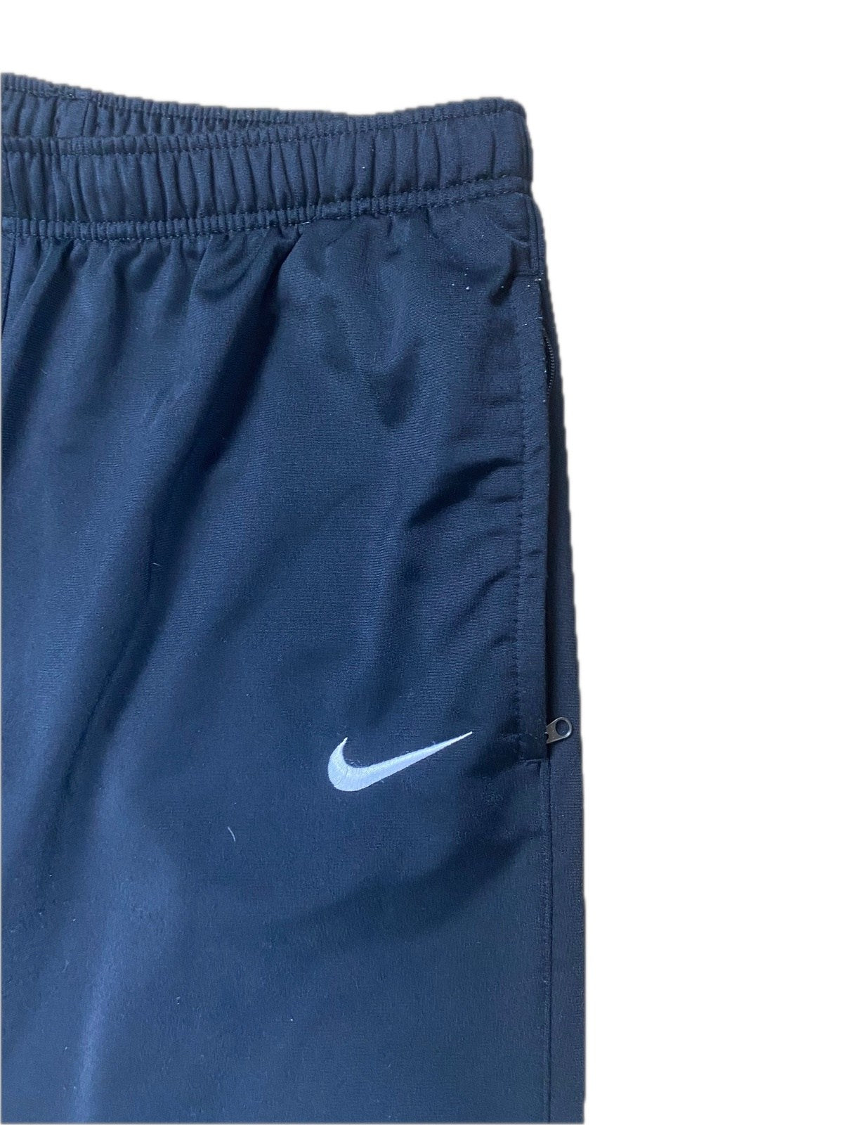 Nike Dri-Fit Jogginghose Schwarz L - Bequeme und Funktionale Jogginghose Vintage Klamotten, Secondhand Klamotten, Retro Mode, Nachhaltige Mode, Einzigartige Stücke, Zeitlose Mode, Umweltfreundliche Kleidung, Stilvolle Secondhand Mode, Hochwertige Vintage Kleidung