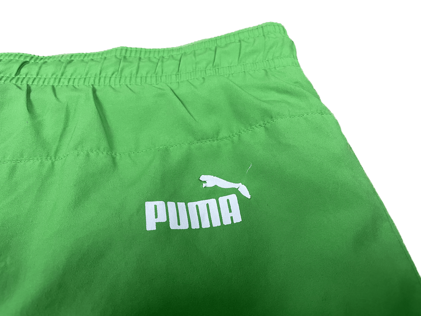 Puma Badehose Grün M - Stylische und Bequeme Badehose Vintage Klamotten, Secondhand Klamotten, Retro Mode, Nachhaltige Mode, Einzigartige Stücke, Zeitlose Mode, Umweltfreundliche Kleidung, Stilvolle Secondhand Mode, Hochwertige Vintage Kleidung