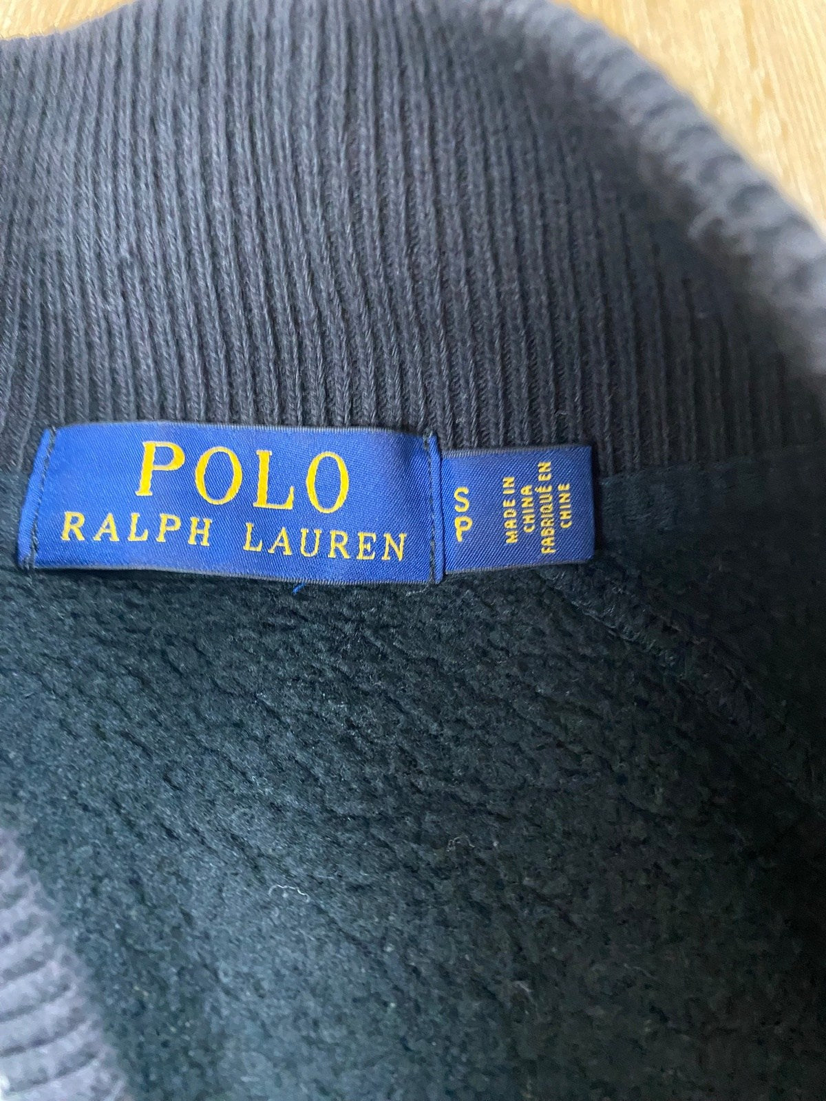 Ralph Lauren Bomberjacke New York Crew Schwarz S - Stylische und Bequeme Jacke Vintage Klamotten, Secondhand Klamotten, Retro Mode, Nachhaltige Mode, Einzigartige Stücke, Zeitlose Mode, Umweltfreundliche Kleidung, Stilvolle Secondhand Mode, Hochwertige Vintage Kleidung