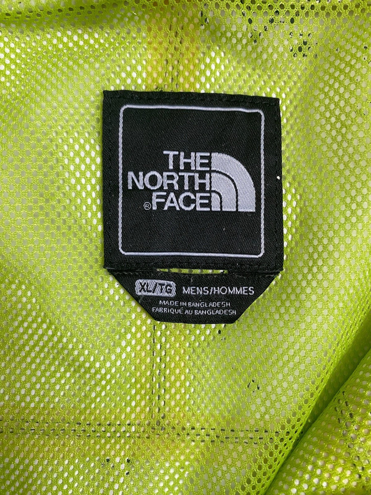 The North Face Regenjacke Grau/Grün XL - Funktionale und Bequeme Regenjacke Vintage Klamotten, Secondhand Klamotten, Retro Mode, Nachhaltige Mode, Einzigartige Stücke, Zeitlose Mode, Umweltfreundliche Kleidung, Stilvolle Secondhand Mode, Hochwertige Vintage Kleidung