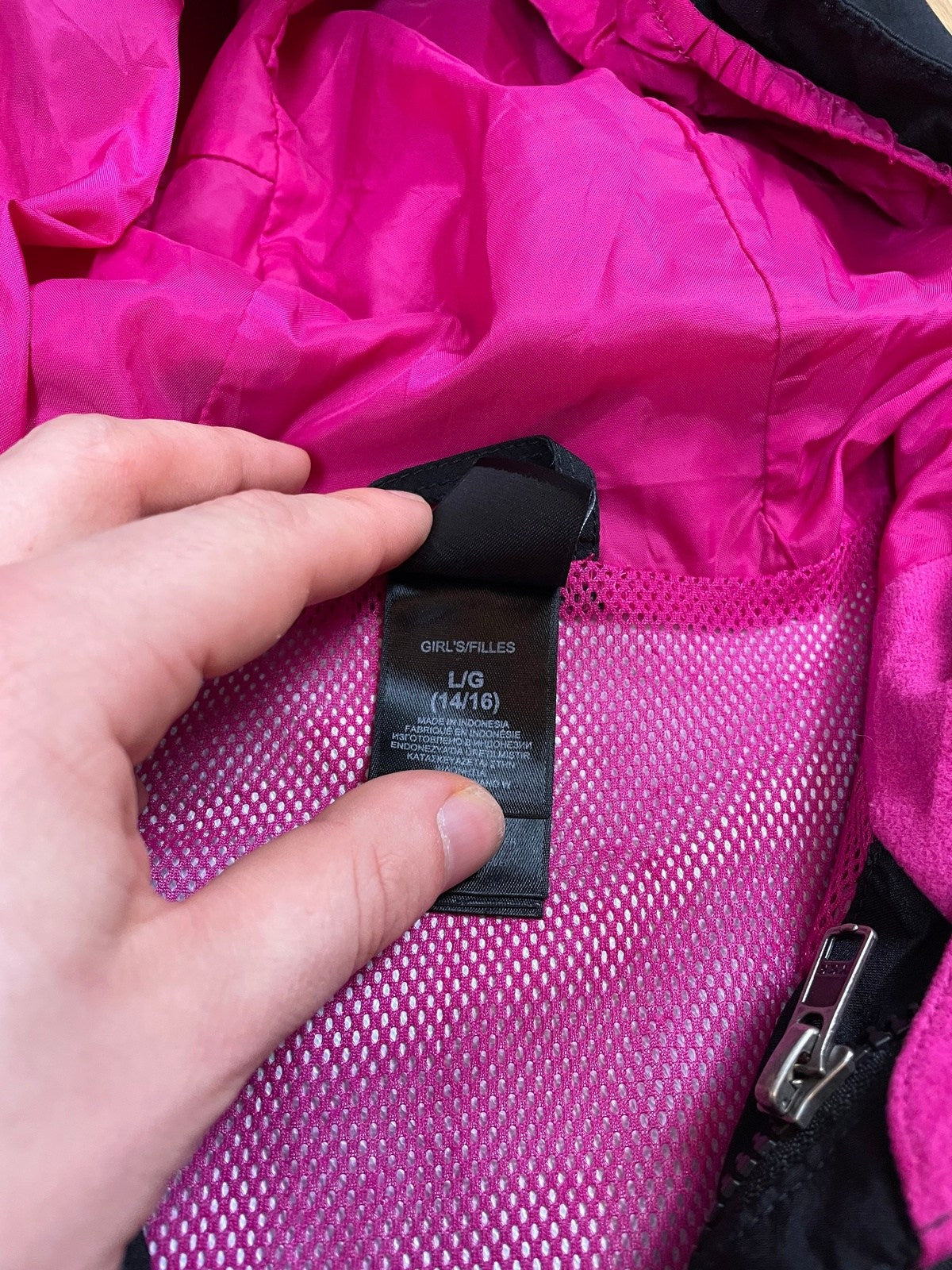 The North Face Regenjacke Schwarz Pink S - Schlichte Damenjacke Vintage Klamotten, Secondhand Klamotten, Retro Mode, Nachhaltige Mode, Einzigartige Stücke, Zeitlose Mode, Umweltfreundliche Kleidung, Stilvolle Secondhand Mode, Hochwertige Vintage Kleidung