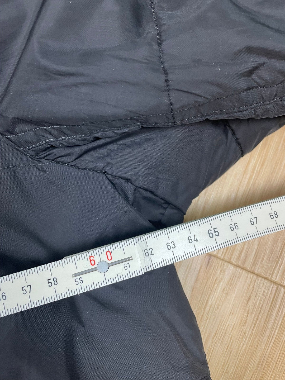 Tommy Hilfiger Puffer Jacke Schwarz L - Dicke schlichte Herren Winterjacke Vintage Klamotten, Secondhand Klamotten, Retro Mode, Nachhaltige Mode, Einzigartige Stücke, Zeitlose Mode, Umweltfreundliche Kleidung, Stilvolle Secondhand Mode, Hochwertige Vintage Kleidung