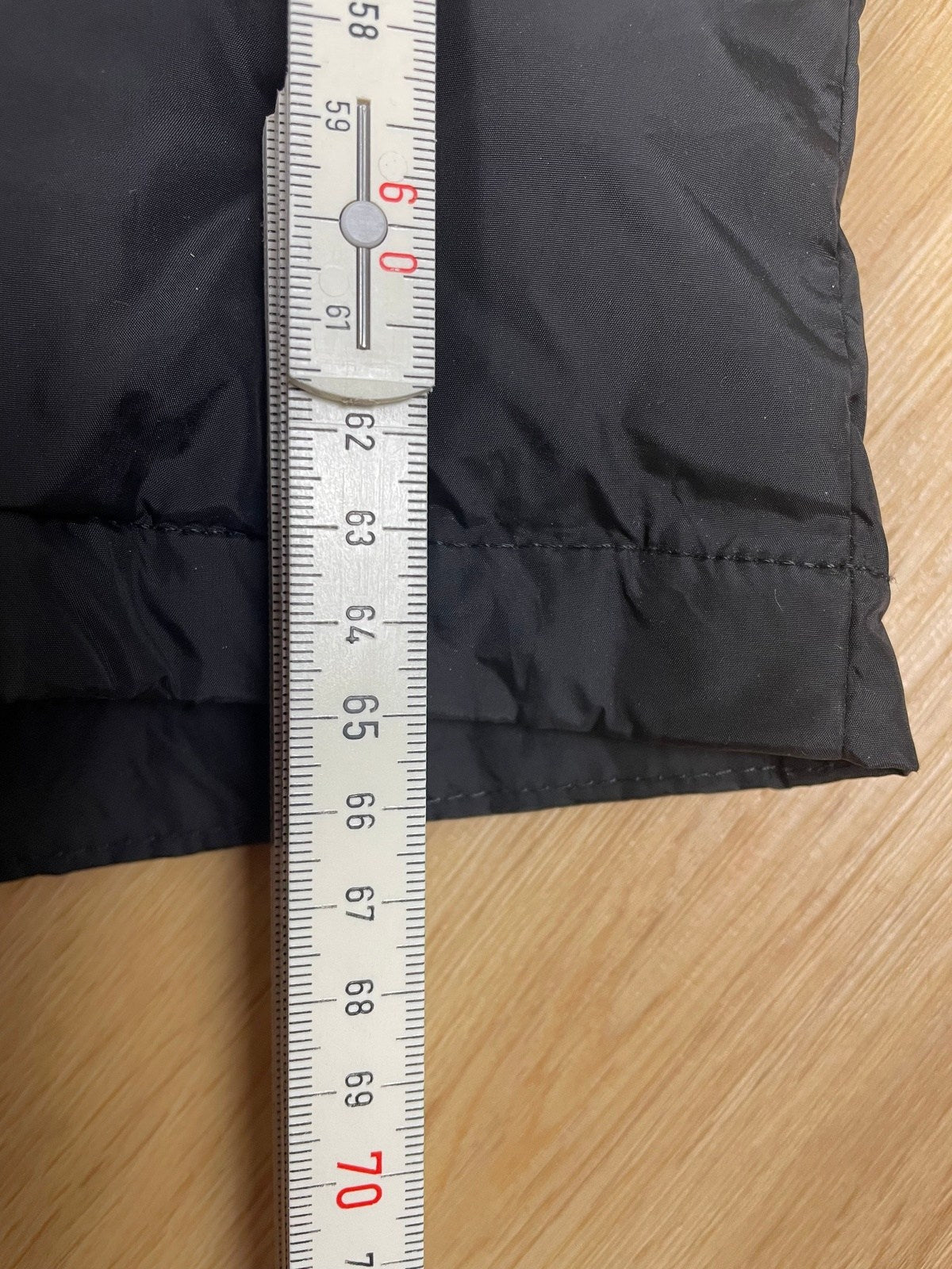 Tommy Hilfiger Puffer Jacke Schwarz L - Dicke schlichte Herren Winterjacke Vintage Klamotten, Secondhand Klamotten, Retro Mode, Nachhaltige Mode, Einzigartige Stücke, Zeitlose Mode, Umweltfreundliche Kleidung, Stilvolle Secondhand Mode, Hochwertige Vintage Kleidung