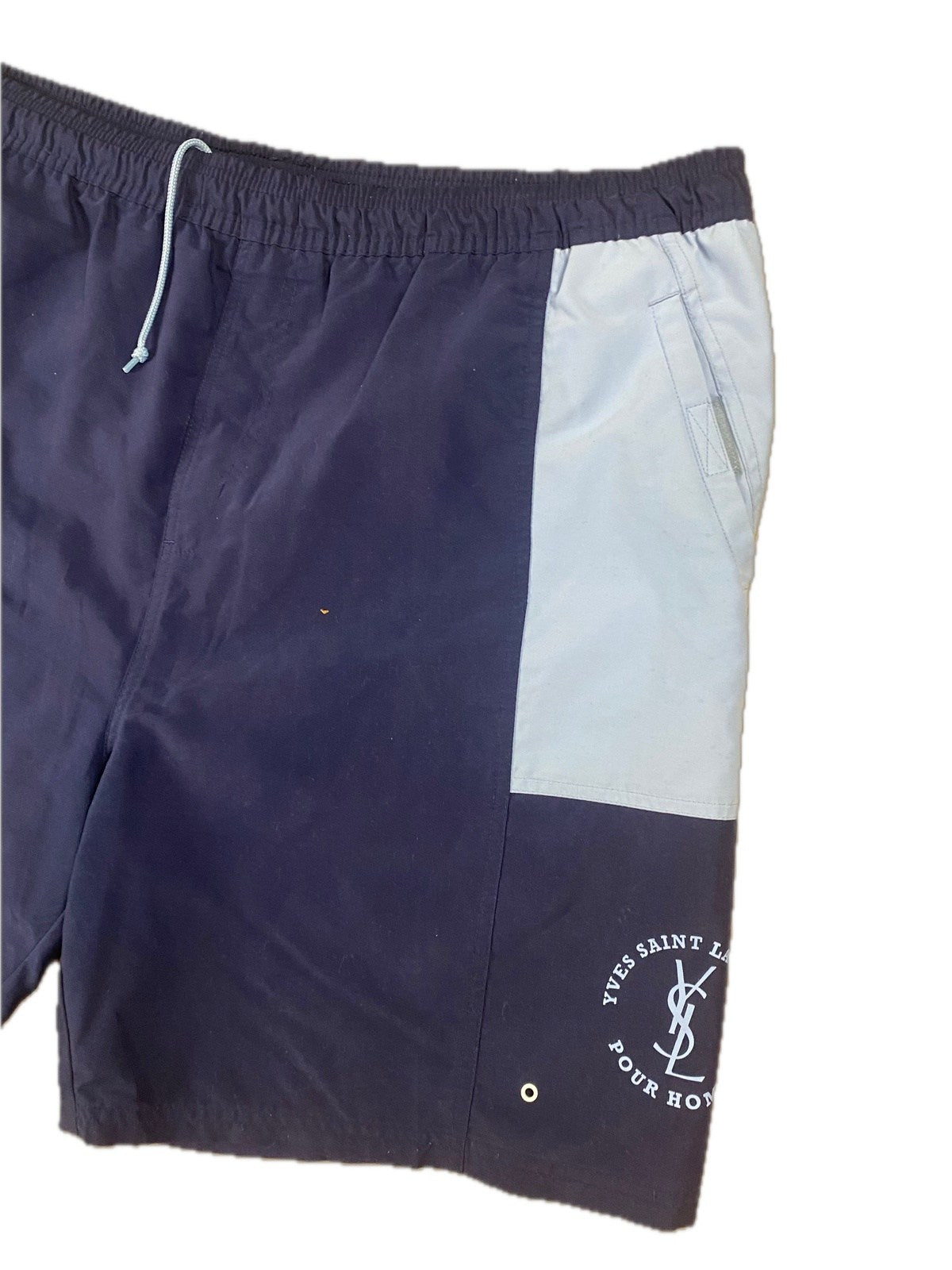 Yves Saint Laurent Badehose Blau M - Leichte Herren YSL Swimwear Vintage Klamotten, Secondhand Klamotten, Retro Mode, Nachhaltige Mode, Einzigartige Stücke, Zeitlose Mode, Umweltfreundliche Kleidung, Stilvolle Secondhand Mode, Hochwertige Vintage Kleidung