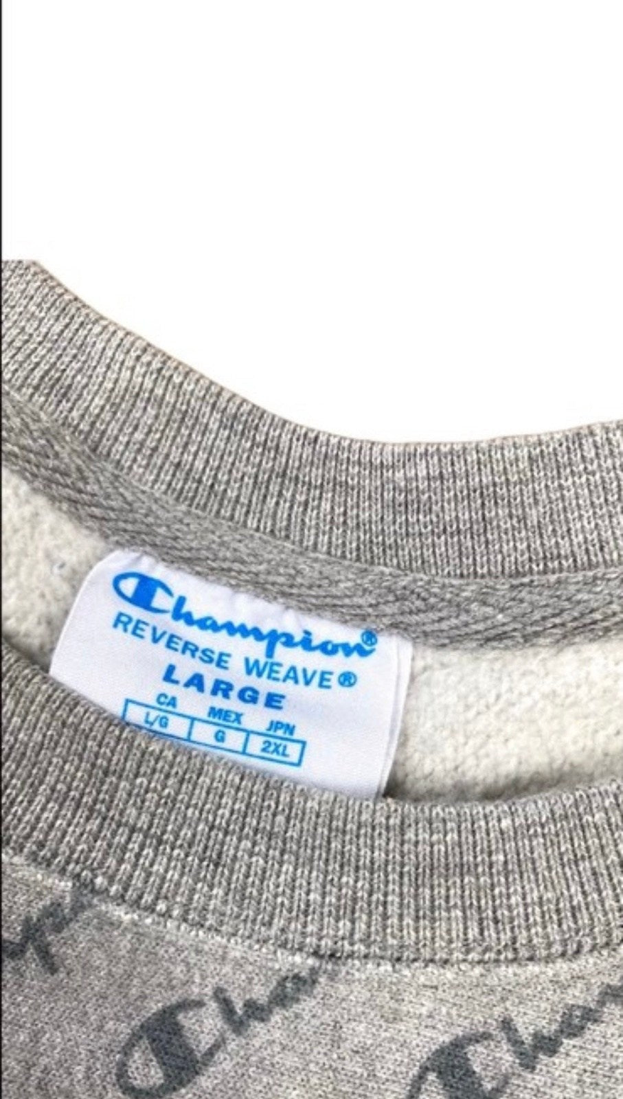 Champion Sweater Grau L - Klassischer und Bequemer Sweater Vintage Klamotten, Secondhand Klamotten, Retro Mode, Nachhaltige Mode, Einzigartige Stücke, Zeitlose Mode, Umweltfreundliche Kleidung, Stilvolle Secondhand Mode, Hochwertige Vintage Kleidung