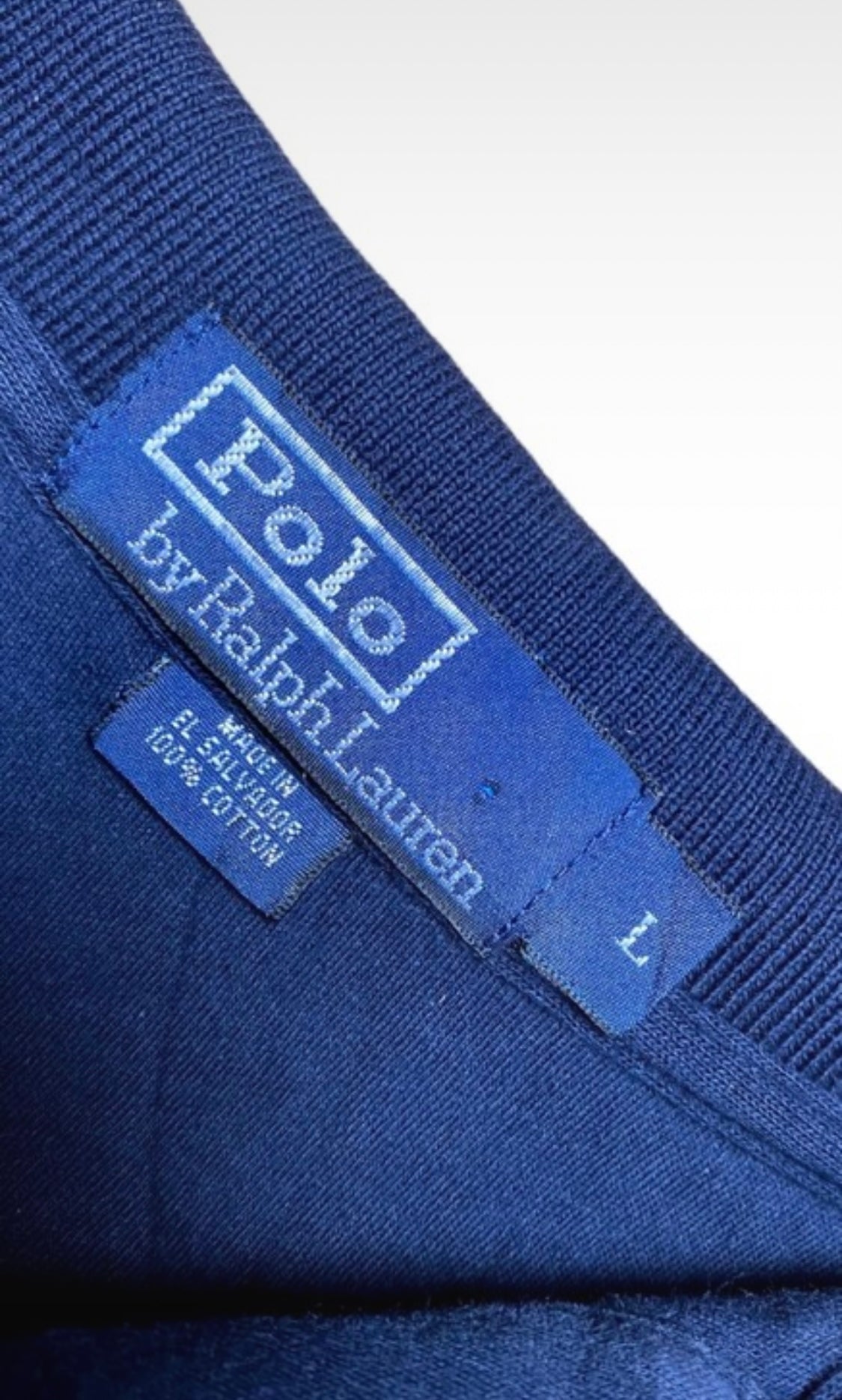 Ralph Lauren Polo-Shirt Vintage Klamotten, Secondhand Klamotten, Retro Mode, Nachhaltige Mode, Einzigartige Stücke, Zeitlose Mode, Umweltfreundliche Kleidung, Stilvolle Secondhand Mode, Hochwertige Vintage Kleidung