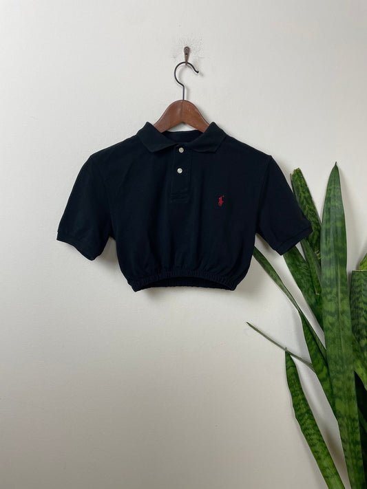 Ralph Lauren Poloshirt mit Minirock Set Vintage Klamotten, Secondhand Klamotten, Retro Mode, Nachhaltige Mode, Einzigartige Stücke, Zeitlose Mode, Umweltfreundliche Kleidung, Stilvolle Secondhand Mode, Hochwertige Vintage Kleidung