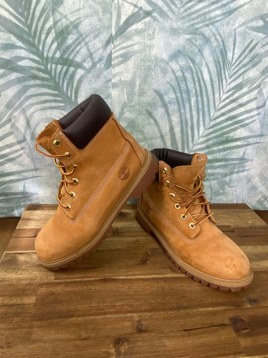 Timberlands Schuhe Braun Gr. 40 - Robuste und Stilvolle Schuhe Vintage Klamotten, Secondhand Klamotten, Retro Mode, Nachhaltige Mode, Einzigartige Stücke, Zeitlose Mode, Umweltfreundliche Kleidung, Stilvolle Secondhand Mode, Hochwertige Vintage Kleidung