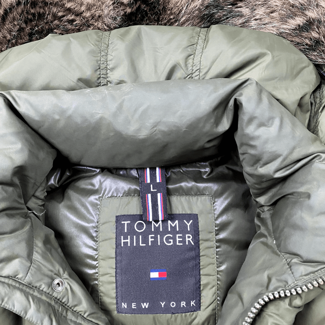 Tommy Hilfiger Dicke Winterjacke Khaki/Olivgrün L - Schlichte Herren Jacke Vintage Klamotten, Secondhand Klamotten, Retro Mode, Nachhaltige Mode, Einzigartige Stücke, Zeitlose Mode, Umweltfreundliche Kleidung, Stilvolle Secondhand Mode, Hochwertige Vintage Kleidung